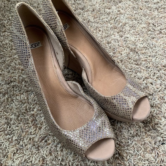 Ugg Toura Reptile Peep Toe Wedges -> Ugg Toura Reptile Peep Toe Wedges - Picture 4 of 7